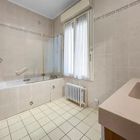 Centre De Vichy, Entree Autonome וישי