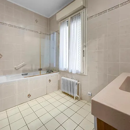 בית נופש Centre De Vichy, Entree Autonome